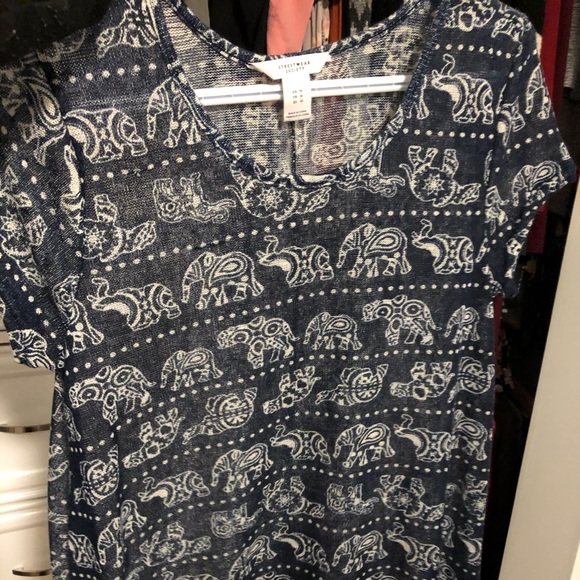 Women’s top - Picture 1 of 1